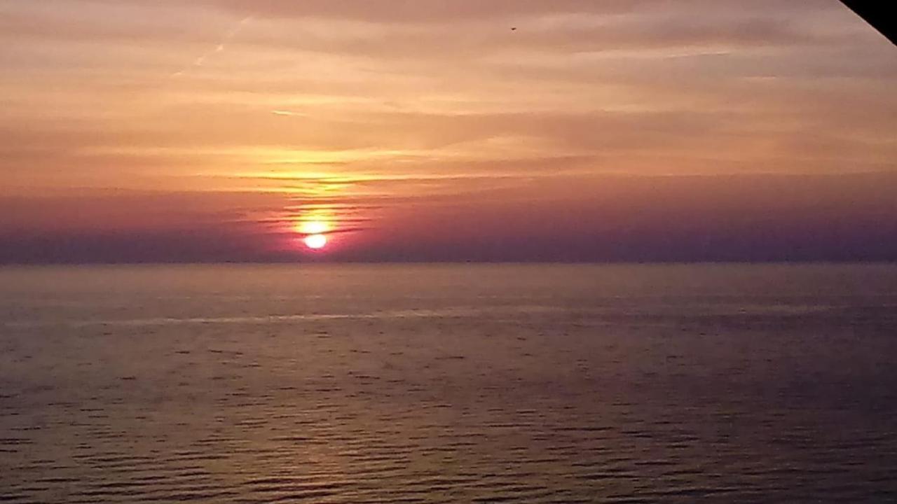 Batumi Beach Tower Екстериор снимка