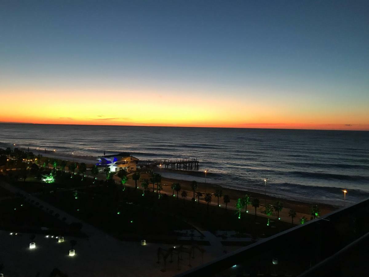Batumi Beach Tower Екстериор снимка